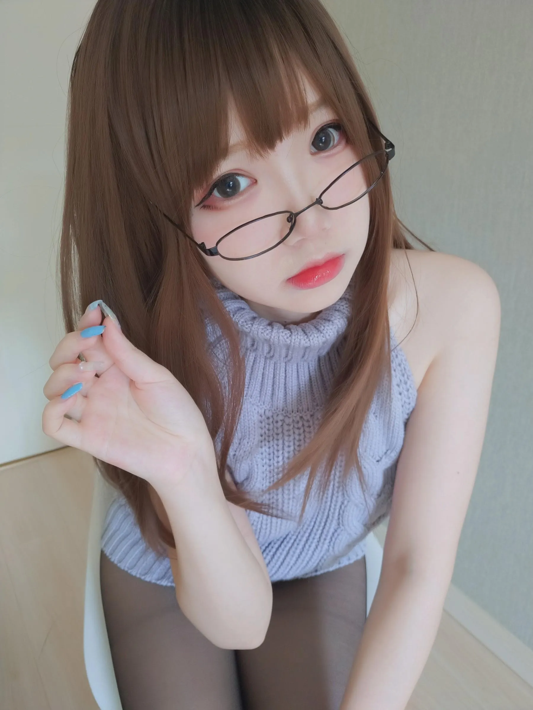 雪晴Astra – 自撮Vol.23 黑丝漏背毛衣 [69P]插图5